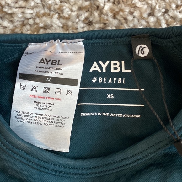 Balance V2 Seamless Long Sleeve Crop Top - Forest Green in XS - Picture 7 of 8